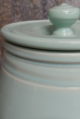 .Mary Valley Water Pot Green - Peter Wallace Pottery